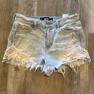 Hi rise Hollister shorts with crochet detail and cute pocket detail worn once